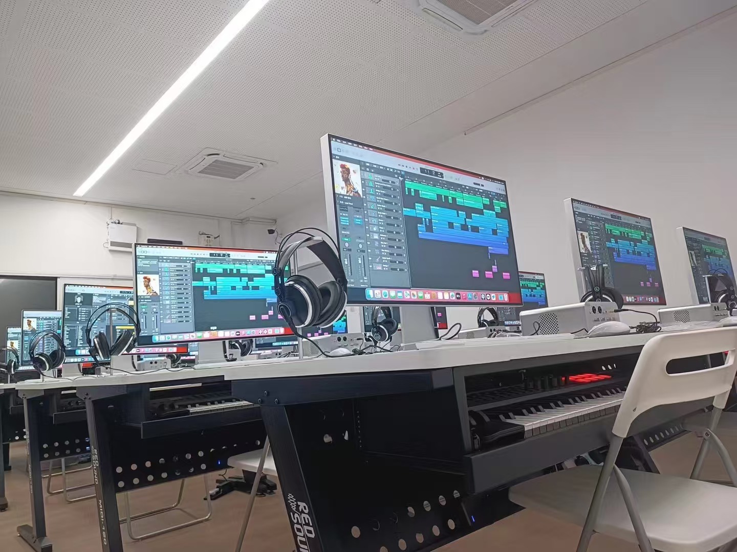 数字MIDI创客音乐教室系统 北京全球音兰科技引领音乐教育新浪潮